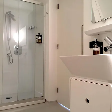 Urban Residences 아파트호텔